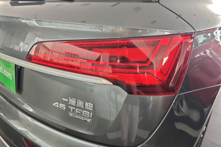 Used Audi Q5L 2022 Updated 45T Luxury Dynamic Version Right Rear Taillight