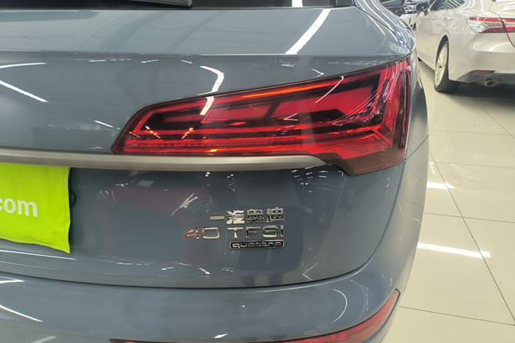 Used Audi Q5L 2022 40T RS Package Performance Model Right Rear Taillight