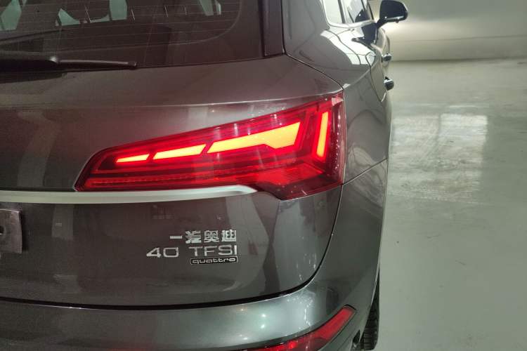 Used Audi Q5L 2022 Updated 40T Luxury Dynamic Edition Right Rear Taillight