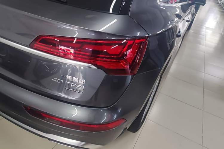 Used Audi Q5L 2022 40T Luxury Dynamic Model Right Rear Taillight