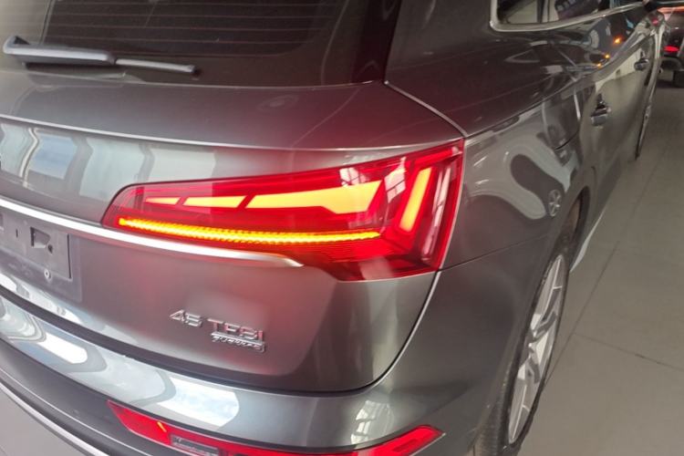 Used Audi Q5L 2022 45T Luxury Dynamic Model Right Rear Taillight