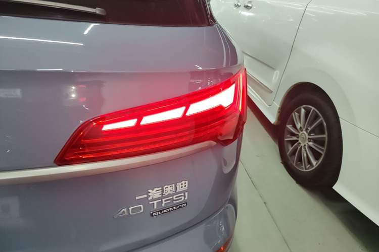 Used Audi Q5L 2022 40T RS Package Performance Model Right Rear Taillight