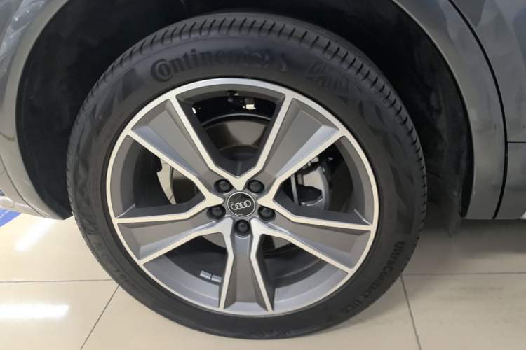 Used Audi Q5L 2022 Updated 45T Luxury Dynamic Version Right Rear Wheel Hub
