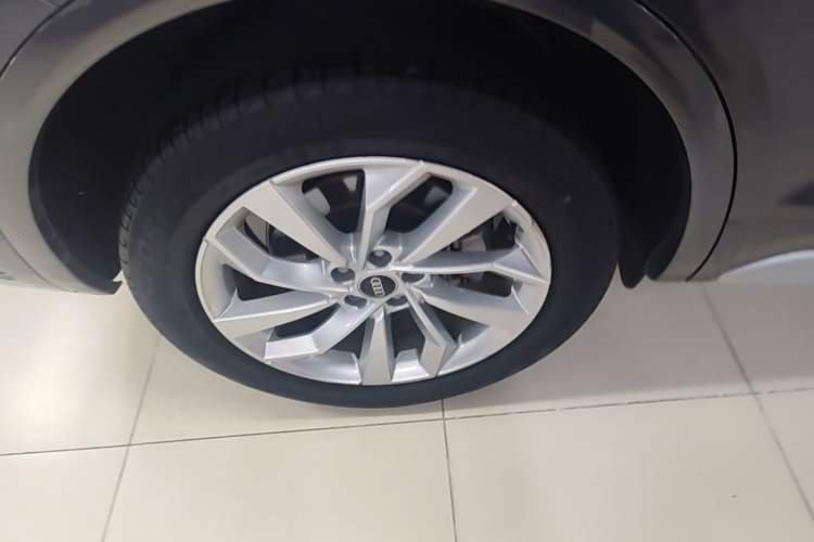 Used Audi Q5L 2022 40T Luxury Dynamic Model Right Rear Wheel Hub