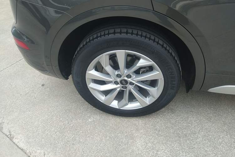 Used Audi Q5L 2022 Updated 40T Luxury Dynamic Edition Right Rear Wheel Hub