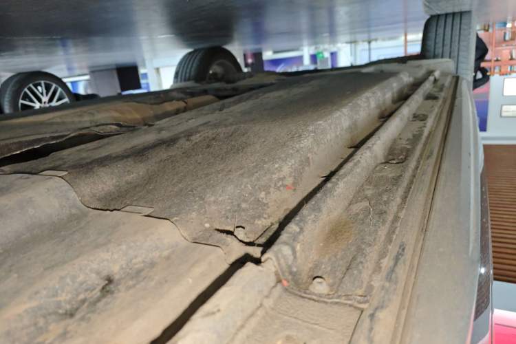 Used Audi Q5L 2022 40T Luxury Dynamic Model Right Side Sill
