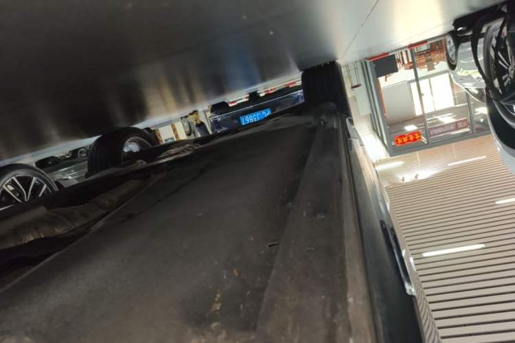 Used Audi Q5L 2022 40T Fashionable and Dynamic Model Right Side Sill