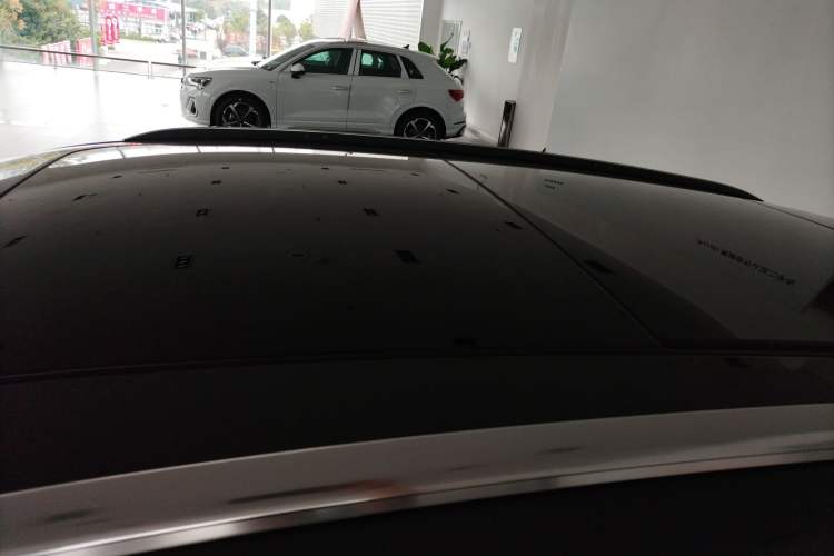 Used Audi Q5L 2022 40T Fashionable and Dynamic Model Roof