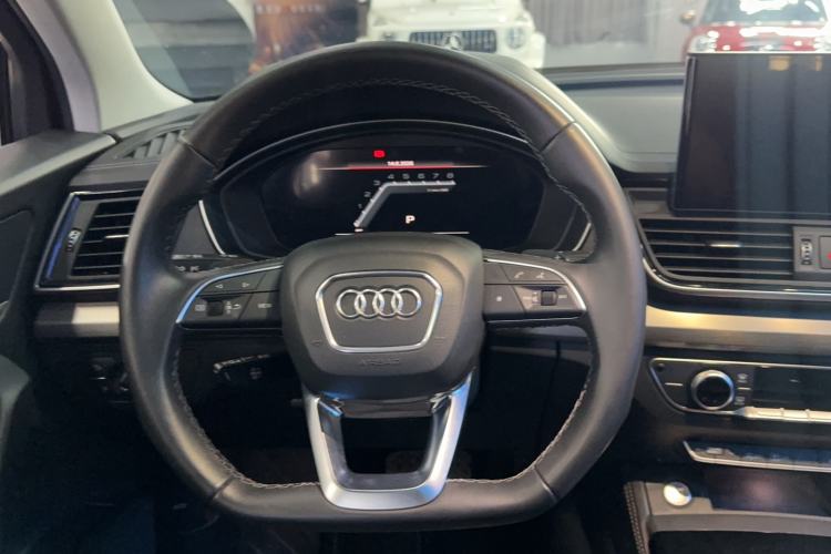 Used Audi Q5L 2022 40T Fashionable and Dynamic Model Steering Wheel