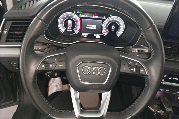 Used Audi Q5L 2022 40T Fashionable and Dynamic Model Steering Wheel
