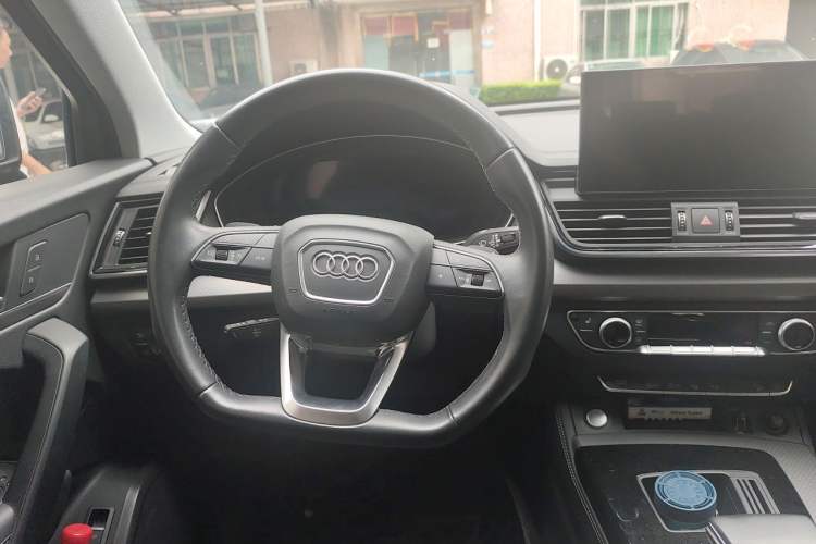 Used Audi Q5L 2022 40T Luxury Dynamic Model Steering Wheel