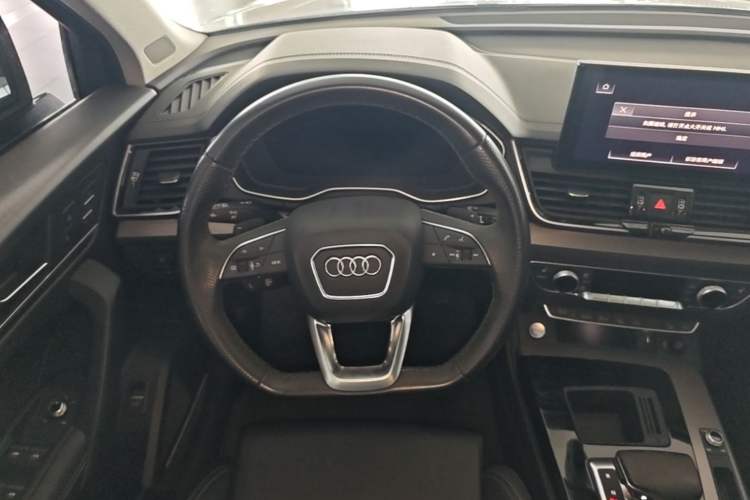 Used Audi Q5L 2022 Updated 45T Luxury Dynamic Version Steering Wheel