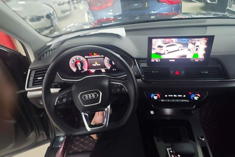 Used Audi Q5L 2022 40T Luxury Dynamic Model Steering Wheel