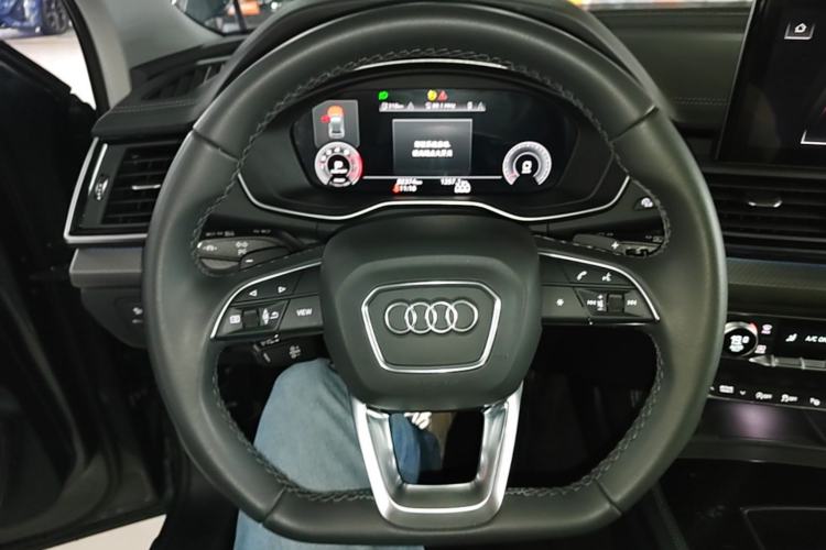 Used Audi Q5L 2022 40T Luxury Dynamic Model Steering Wheel