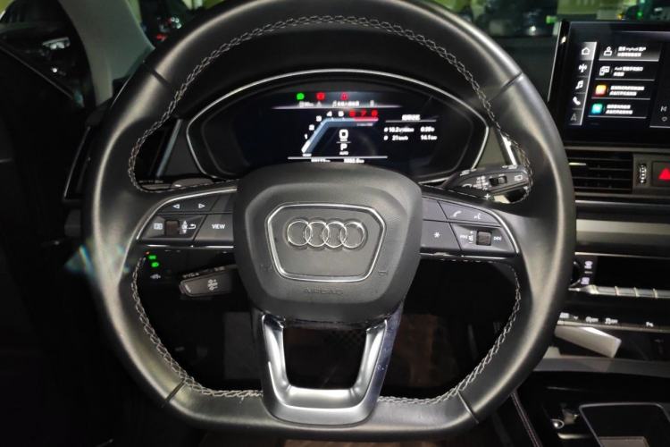 Used Audi Q5L 2022 40T Fashionable and Dynamic Model Steering Wheel