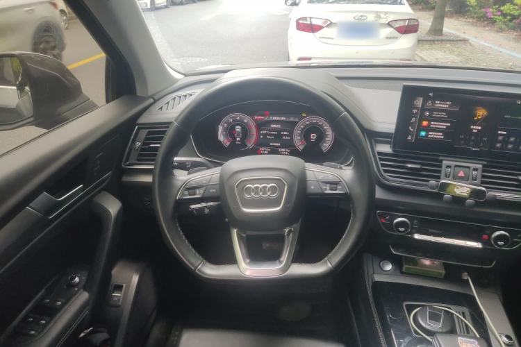 Used Audi Q5L 2022 40T Luxury Dynamic Model Steering Wheel