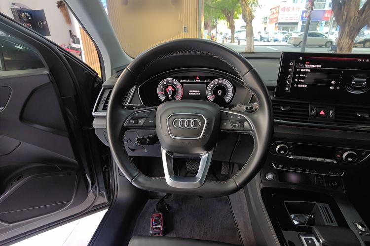 Used Audi Q5L 2022 40T Luxury Dynamic Model Steering Wheel