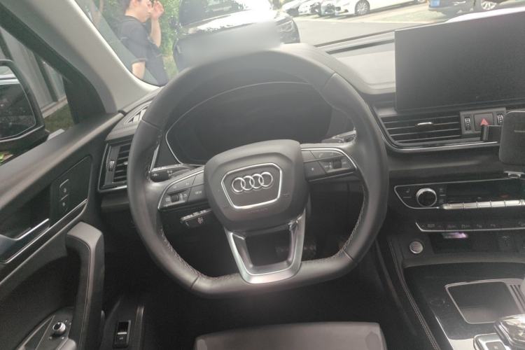 Used Audi Q5L 2022 40T Luxury Dynamic Model Steering Wheel