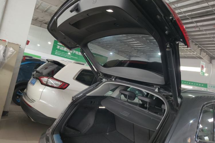 Used Audi Q5L 2022 40T Luxury Dynamic Model Trunk