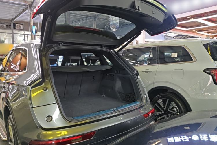 Used Audi Q5L 2022 45T Luxury Dynamic Model Trunk