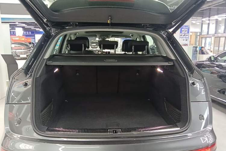 Used Audi Q5L 2022 Updated 45T Luxury Dynamic Version Trunk