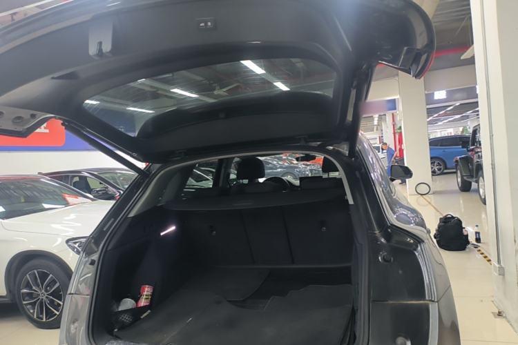Used Audi Q5L 2022 40T Luxury Dynamic Model Trunk