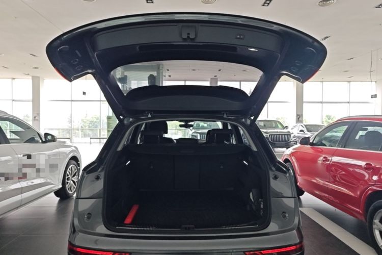 Used Audi Q5L 2022 Updated 45T Luxury Dynamic Version Trunk