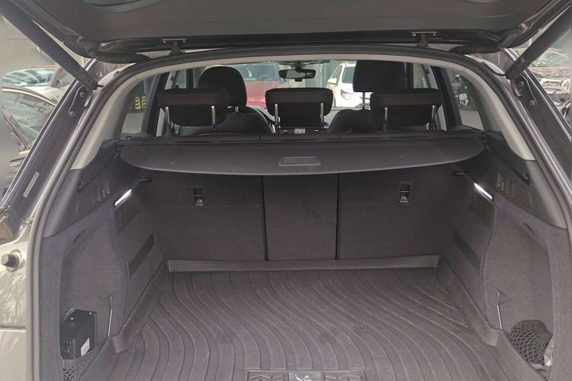 Used Audi Q5L 2022 40T Luxury Dynamic Model Trunk