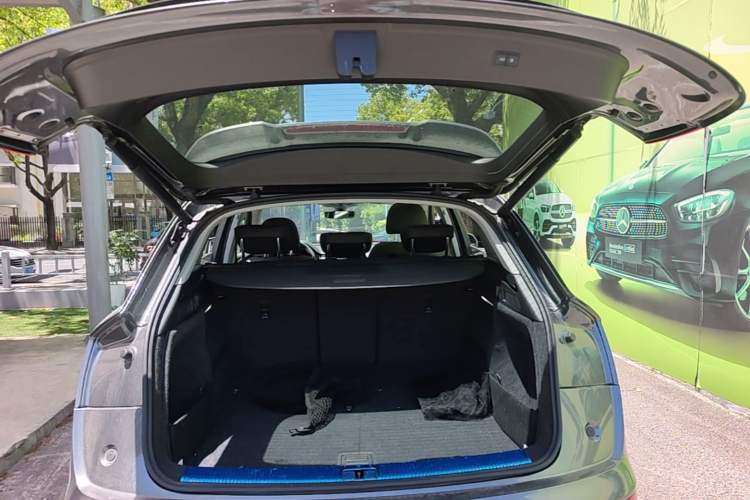 Used Audi Q5L 2022 40T Fashionable and Dynamic Model Trunk