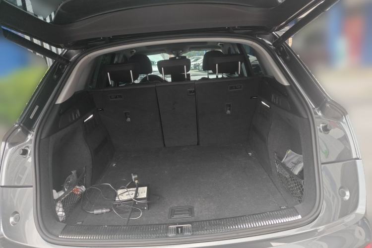 Used Audi Q5L 2022 40T Luxury Dynamic Model Trunk