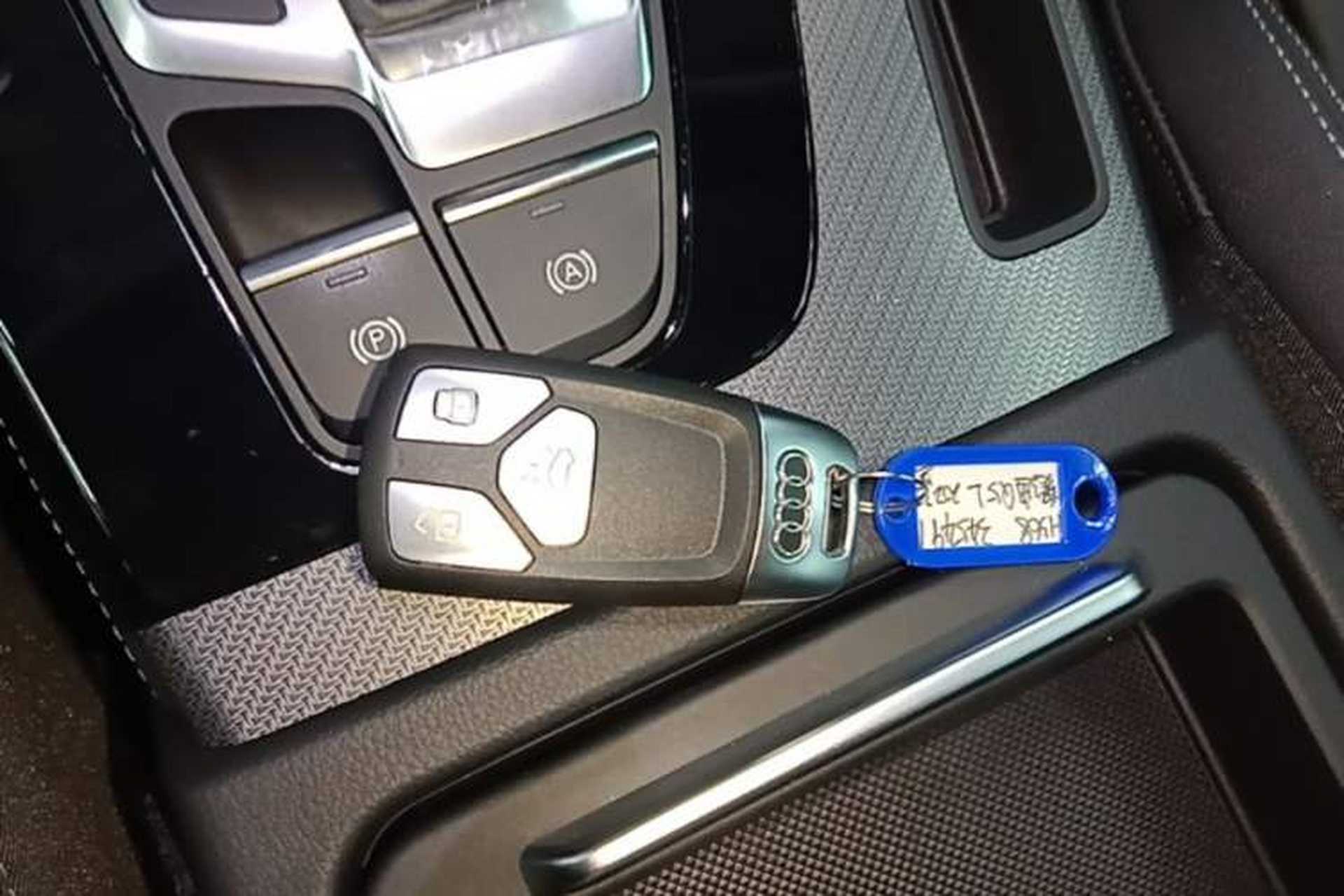 Used Audi Q5L 2022 Updated 45T Luxury Dynamic Version Vehicle Key