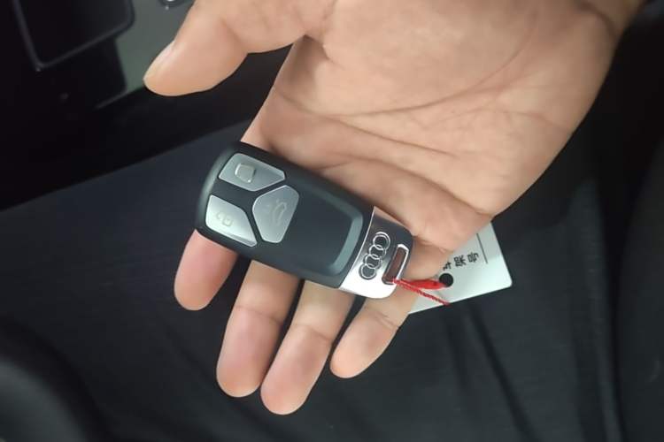 Used Audi Q5L 2022 40T Luxury Dynamic Model Vehicle Key