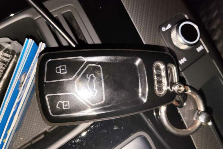 Used Audi Q5L 2022 Updated 40T Luxury Dynamic Edition Vehicle Key
