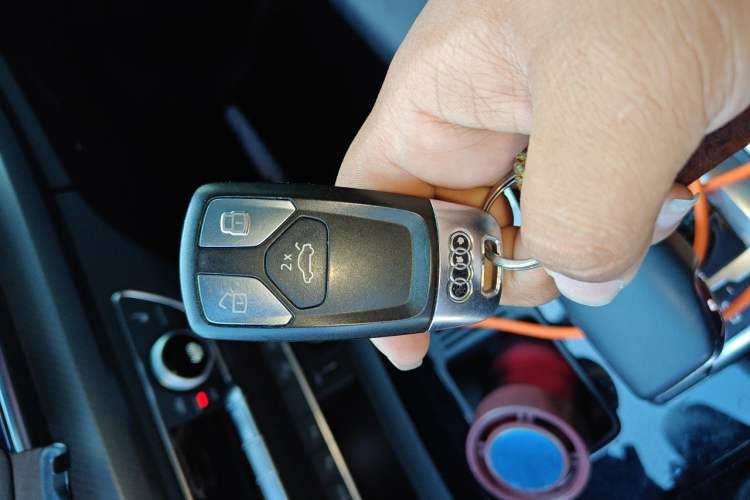 Used Audi Q5L 2022 Updated 40T Luxury Dynamic Edition Vehicle Key