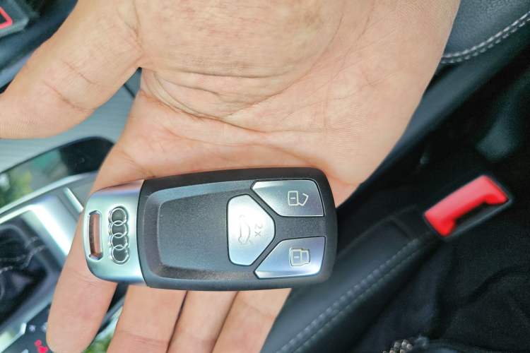 Used Audi Q5L 2022 Updated 40T Luxury Dynamic Edition Vehicle Key