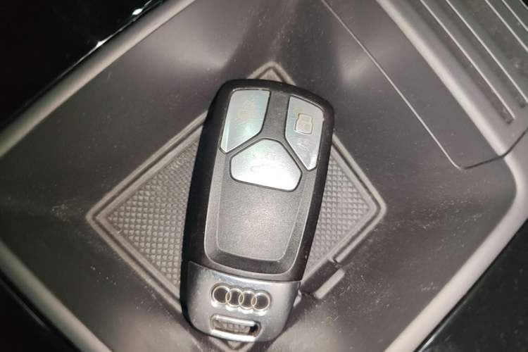 Used Audi Q5L 2022 40T RS Package Performance Model Vehicle Key