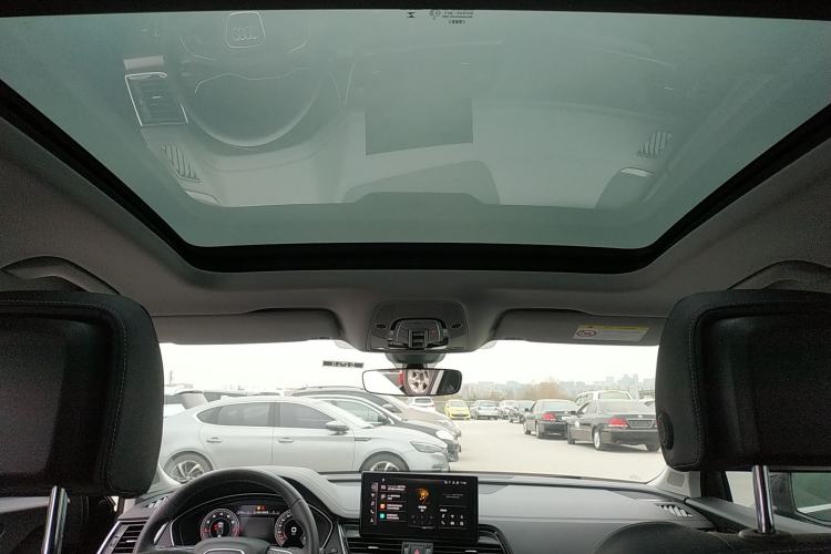 Used Audi Q5L 2022 45T Luxury Dynamic Model Headliner