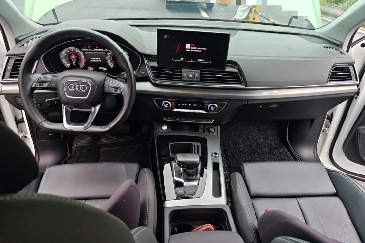 Used Audi Q5L 2022 40T Fashionable and Dynamic Model Center Console