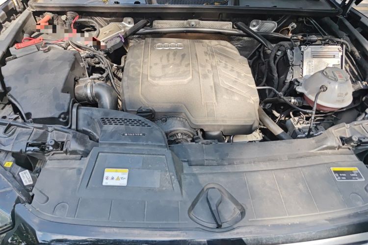 Used Audi Q5L 2022 40T Fashionable and Dynamic Model Engine Bay