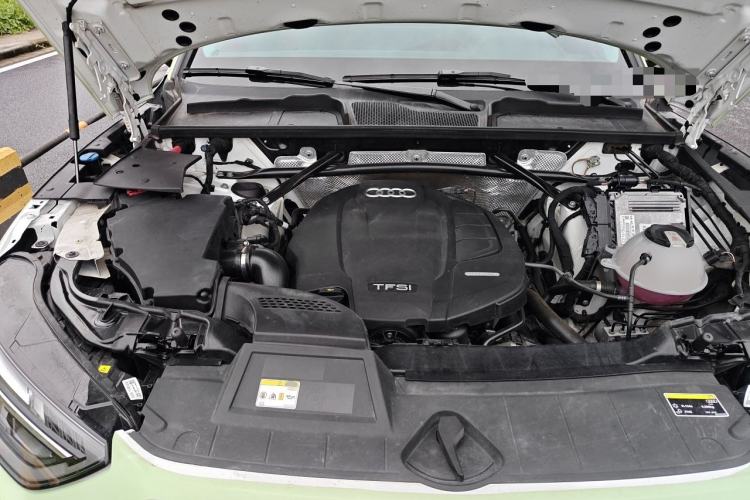 Used Audi Q5L 2022 40T Fashionable and Dynamic Model Engine Bay