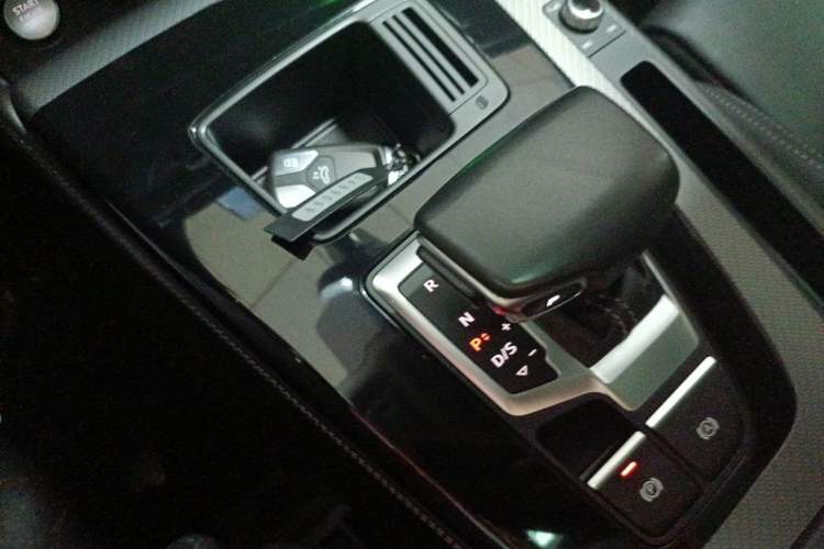Used Audi Q5L 2022 45T Luxury Dynamic Model Gear Lever
