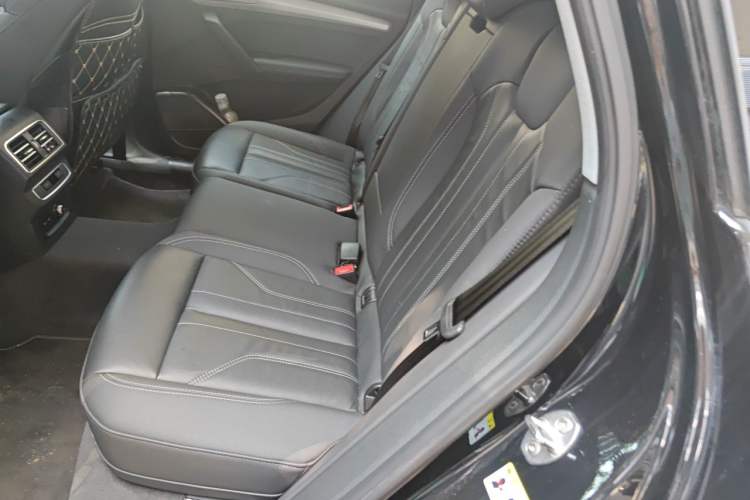 Used Audi Q5L 2022 40T Fashionable and Dynamic Model Left Rear Seat