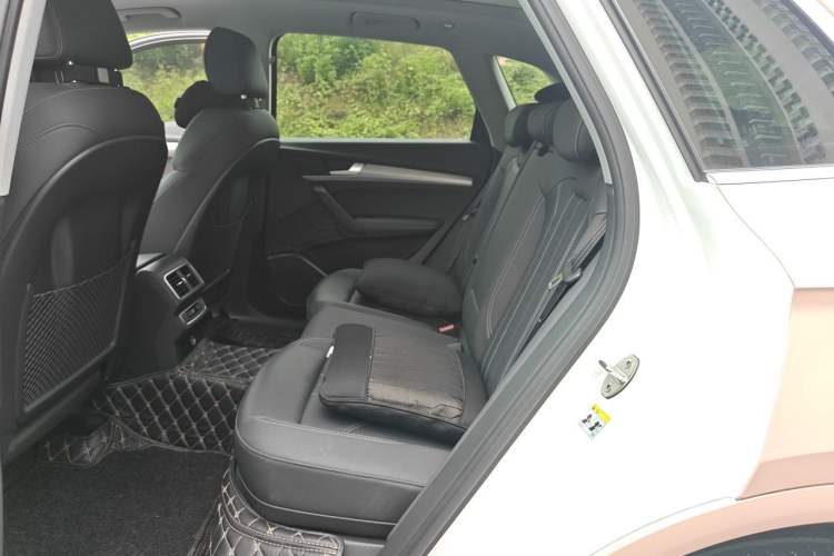 Used Audi Q5L 2022 40T Fashionable and Dynamic Model Left Rear Seat
