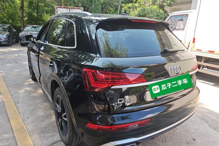 Used Audi Q5L 2022 40T Fashionable and Dynamic Model Rear Left 45 Deg