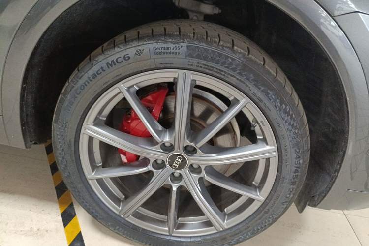 Used Audi Q5L 2022 45T Luxury Dynamic Model Right Front Wheel Hub