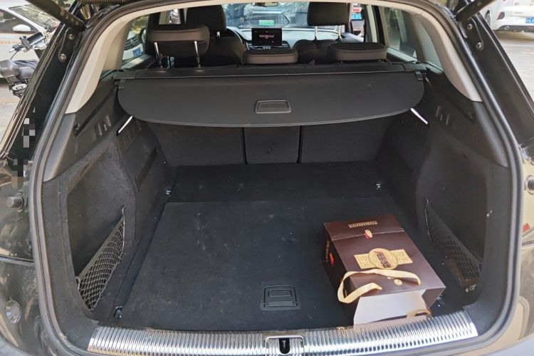 Used Audi Q5L 2022 40T Fashionable and Dynamic Model Trunk