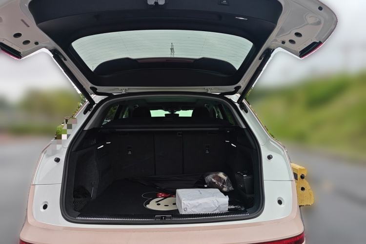 Used Audi Q5L 2022 40T Fashionable and Dynamic Model Trunk