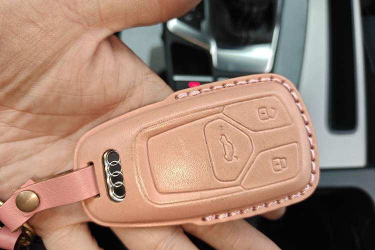 Used Audi Q5L 2022 40T Fashionable and Dynamic Model Vehicle Key