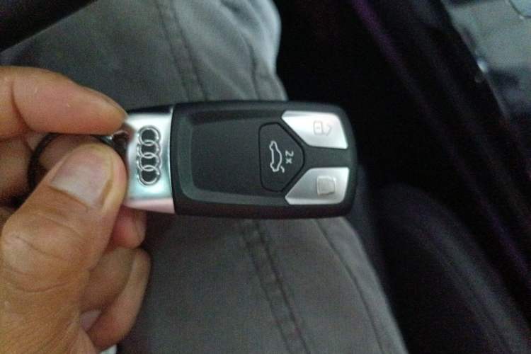 Used Audi Q5L 2022 45T Luxury Dynamic Model Vehicle Key