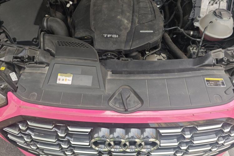 Used Audi Q5L 2022 45T Luxury Dynamic Model Engine Bay